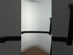 আধুনিক এবং আড়ম্বরপূর্ণ বাথরুমের জন্য অ্যালুমিনিয়াম ফ্রেম সহ 6 মিমি সংকীর্ণ রাইড গ্লাস